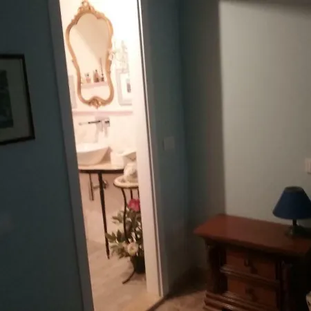 Antica Casa Di Famiglia 3* 카스틸리오네델라고